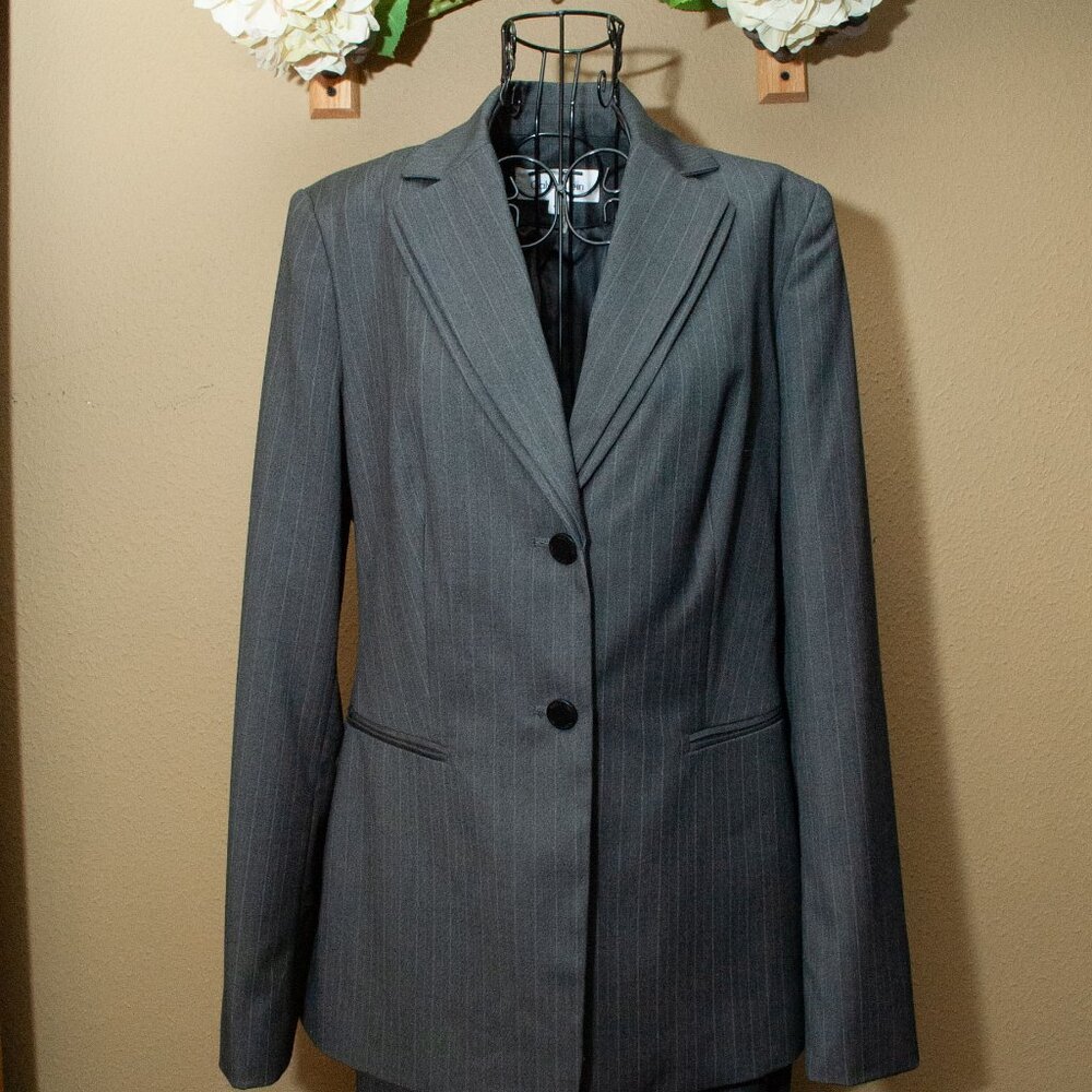 Calvin Klein Pinstripe Suit in Grey and Black size 4 - Picture 2 of 14